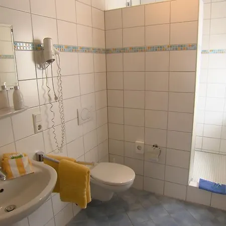 호텔 Gaestehaus Priester 림부르크안더란