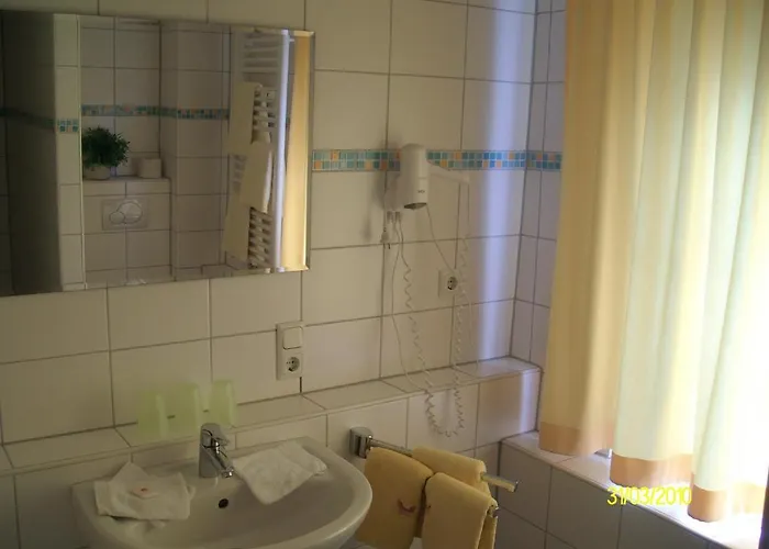 Gaestehaus Priester Szálloda 3*